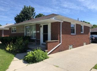 28076 Palmer Blvd, Madison Heights, MI 48071