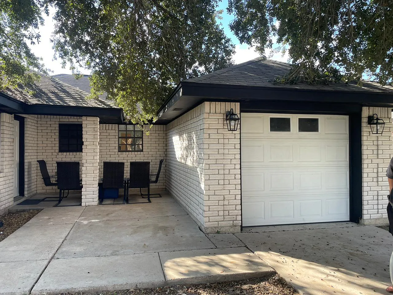 3 bed, 1195 sqft, $1,300 — Photo 2