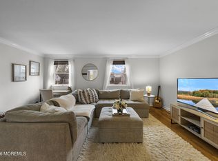 105 Manor Dr #914, Red Bank, NJ 07701