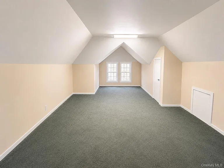 36 Gerard St — Photo 13