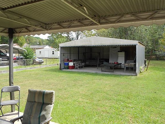 2nd image of 613 Buford Dr