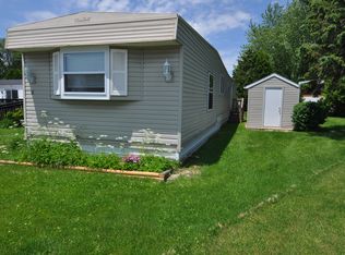 8 Seneca Trl, Sheboygan, WI 53081
