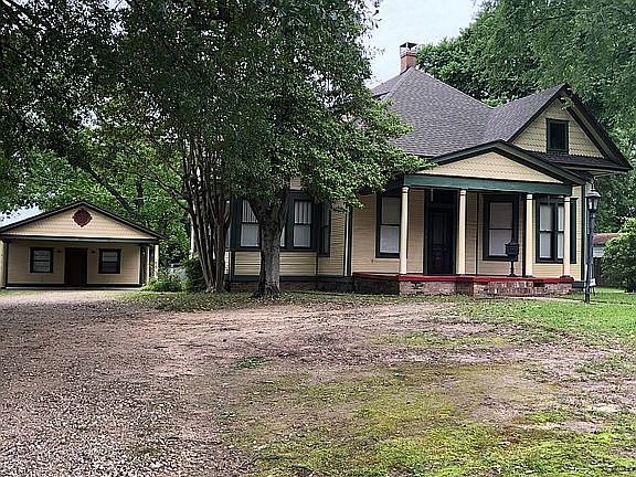 2nd image of 2421 County Ave