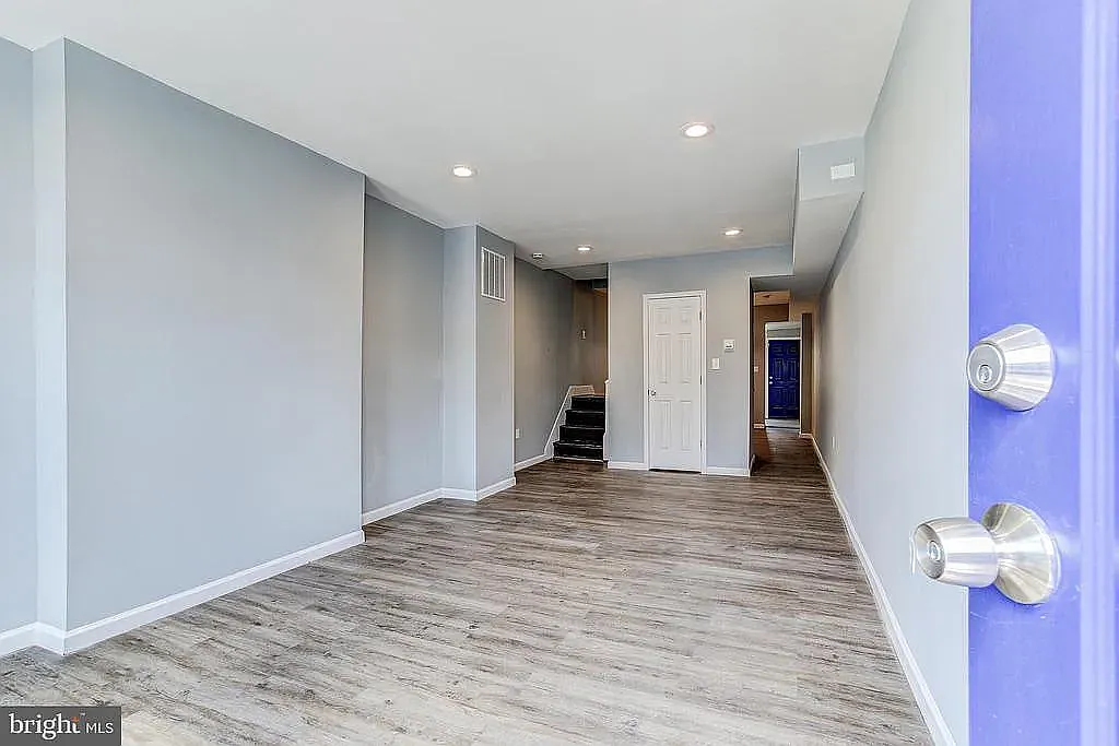 2 bed, 1068 sqft, $1,800 — Photo 2