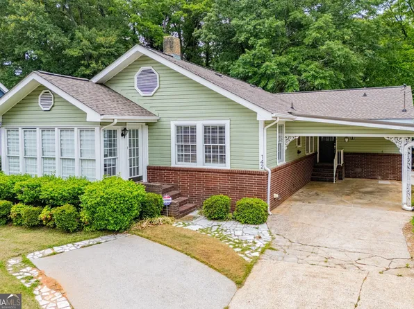 142 Oak Ave, Carrollton, GA 30117