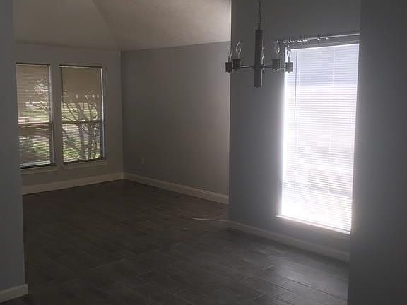 5th image of 10507 Walnut Glen Dr