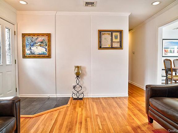 3rd image of 18 Bailey Avenue