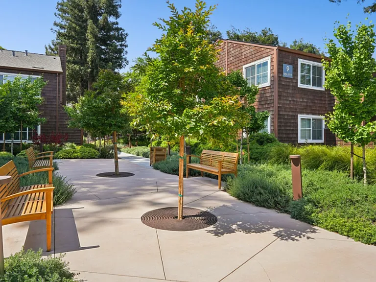 Peartree Apartments — Photo 42