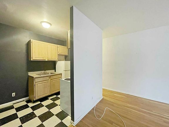 3rd image of 332 E 15th St APT 3B