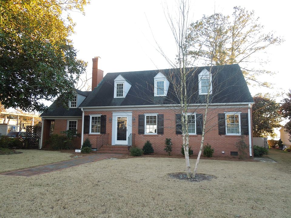 4 bedrooms/2 baths