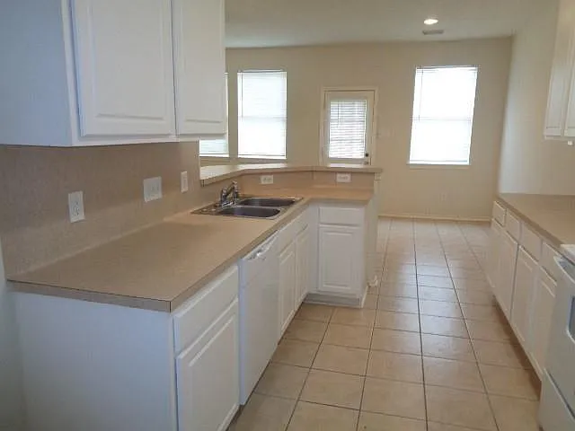 17111 Oakwood Chase Dr — Photo 7