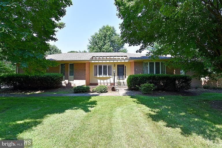 1st image of 4800 Maurine Ct