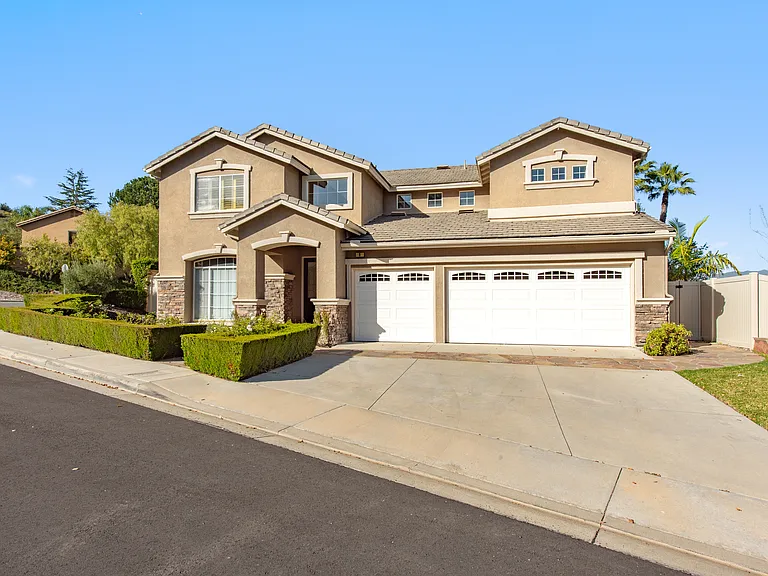 9 Swallows Ln — Photo 2