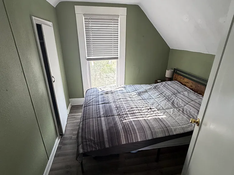 401 Sherman St #2 — Photo 2