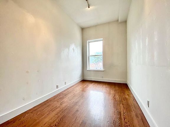 4th image of 666 Franklin Ave #3R