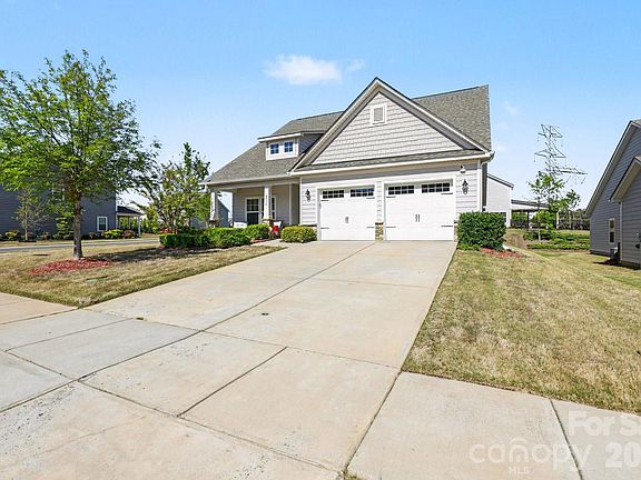2nd image of 2715 Watergarden St