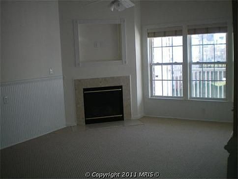 4th image of 1012 Samantha Ln APT 401