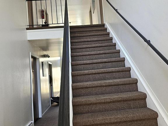 5th image of 21350 Beaconsfield Ave