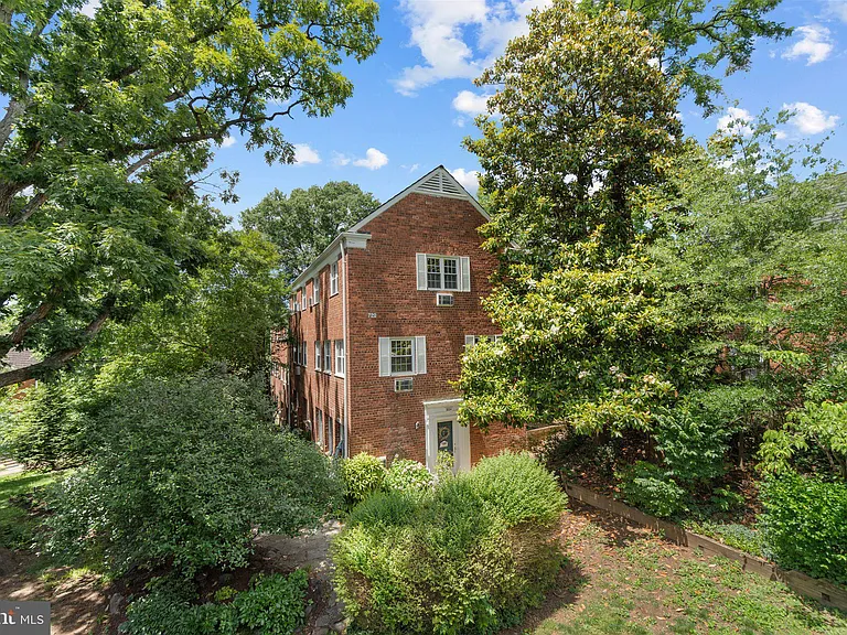 3226 Gunston Rd — Photo 29