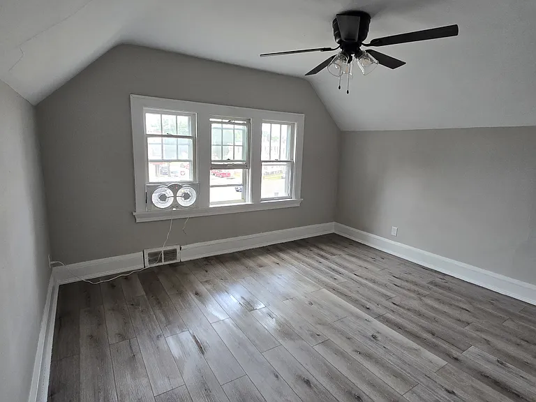 2111 W Burnham St #A — Photo 4