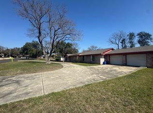 214 Halbart Dr, Castle Hills, TX 78213