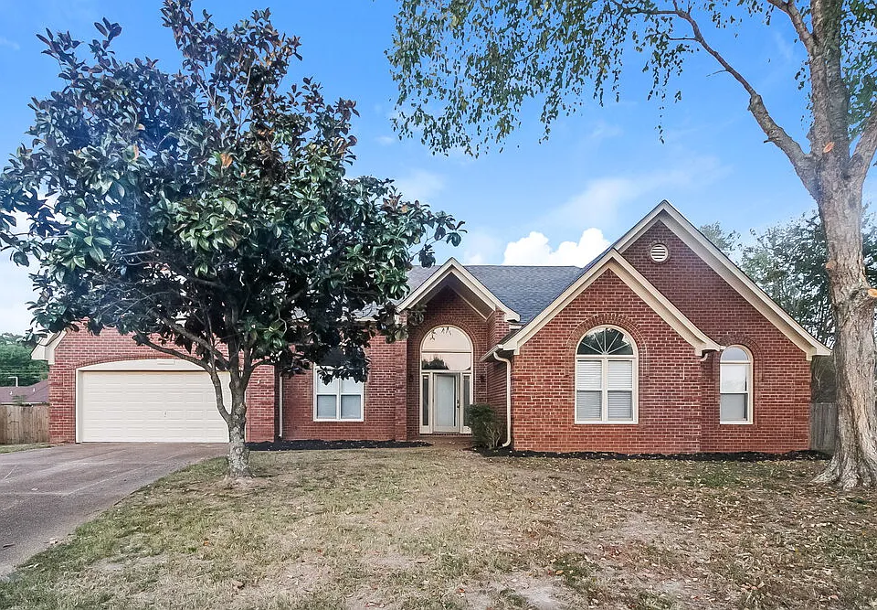 636 Old River Cv