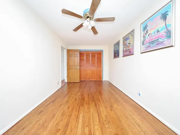 208 Saint Mary's Avenue image 10 of 47