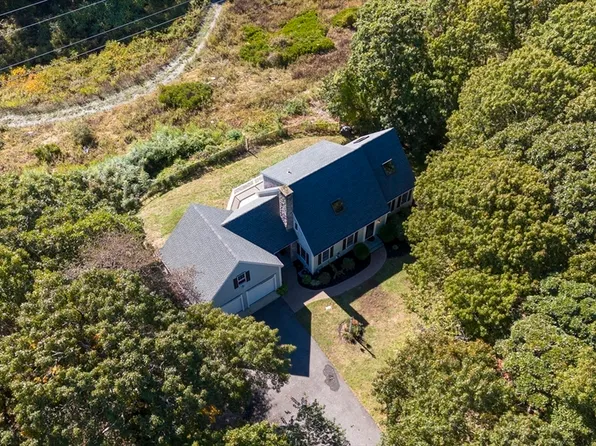 35 Wingfoot Dr, Barnstable, MA 02630