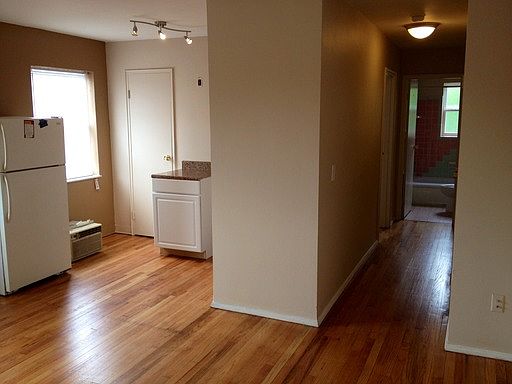 4th image of 5661 Glenway Ave APT 1