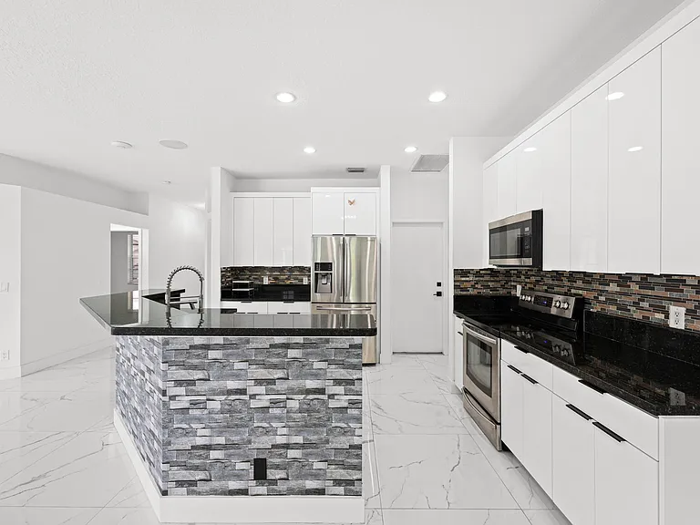 1209 Olympic Cir — Photo 18