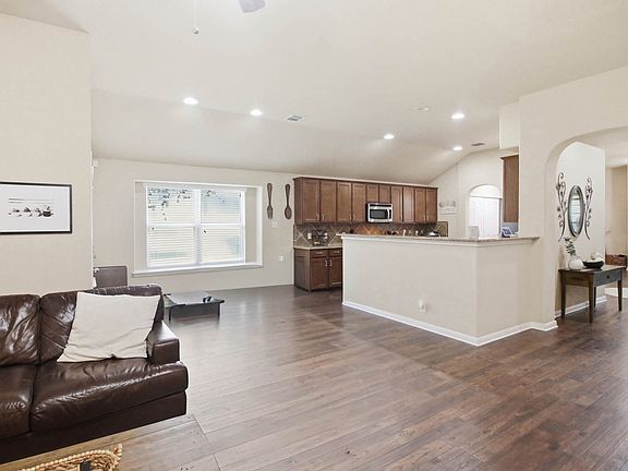 3rd image of 3161 Birch Bnd