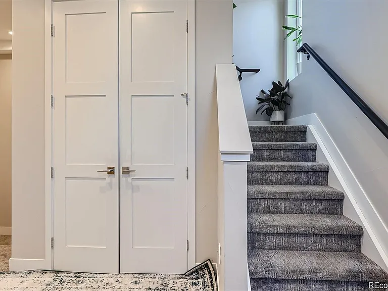 1272 Yates St #6 — Photo 3