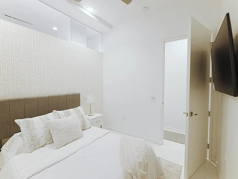 400 S Old Woodward Ave #303 — Photo 16