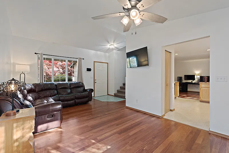 3 bed, 2.5 bath, 1424 sqft, $3,000 — Photo 4