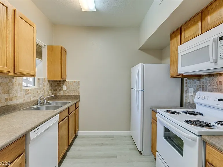 6650 W Warm Springs Rd #1156 — Photo 17