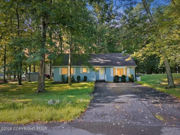 12031 Maplewood Dr, East Stroudsburg, PA 18302