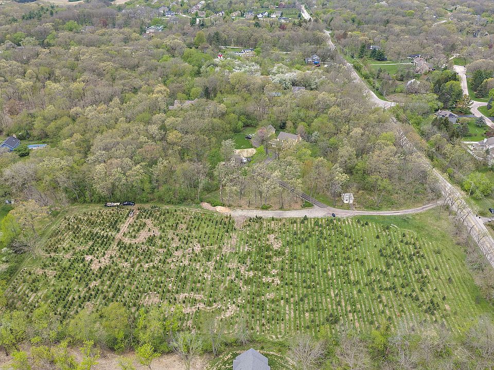 2nd image of 309 Three Oaks Rd