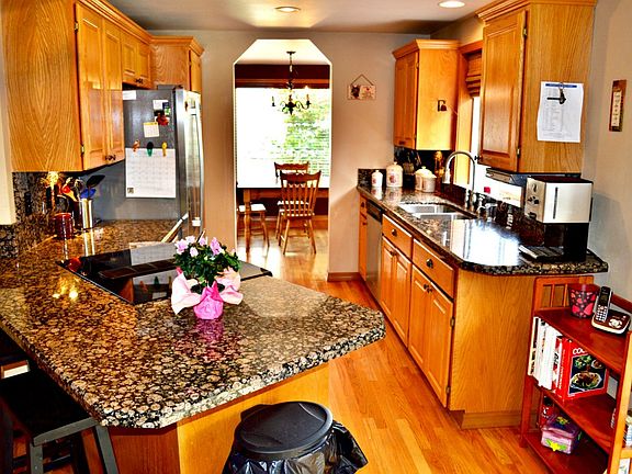 4th image of 13705 95th Avenue Ct E