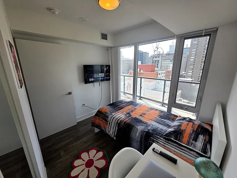89 McGill St #1111B — Photo 2
