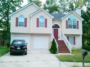 2960 Two Lake Cir, Atlanta, GA 30349