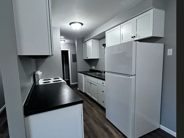 1005 S East St — Photo 19