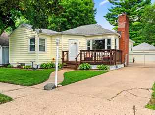 1322 S 9th St, Pekin, IL 61554