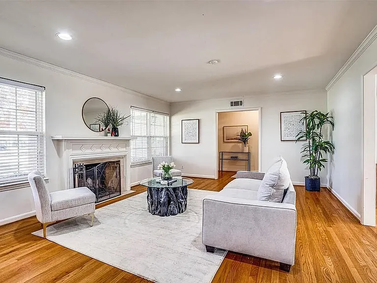 5730 Forest Ln — Photo 3