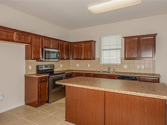 3rd image of 2774 Creekmore Ct