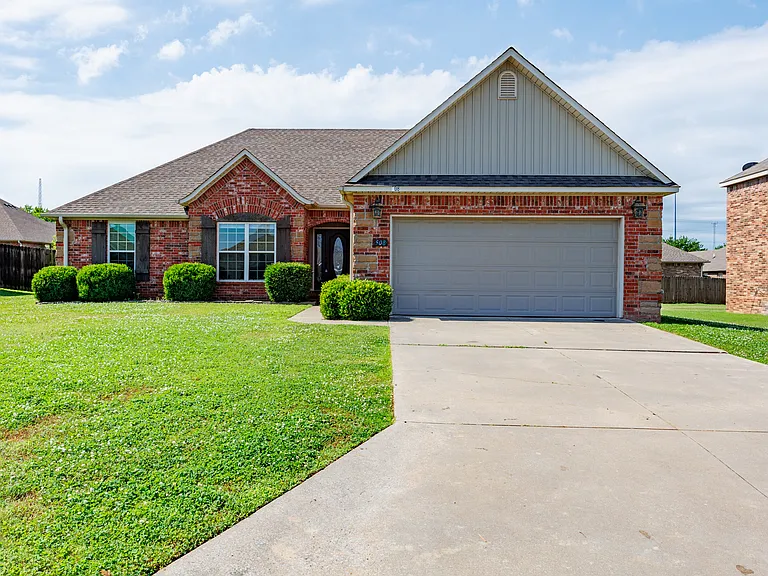 508 Torrington Way — Photo 2