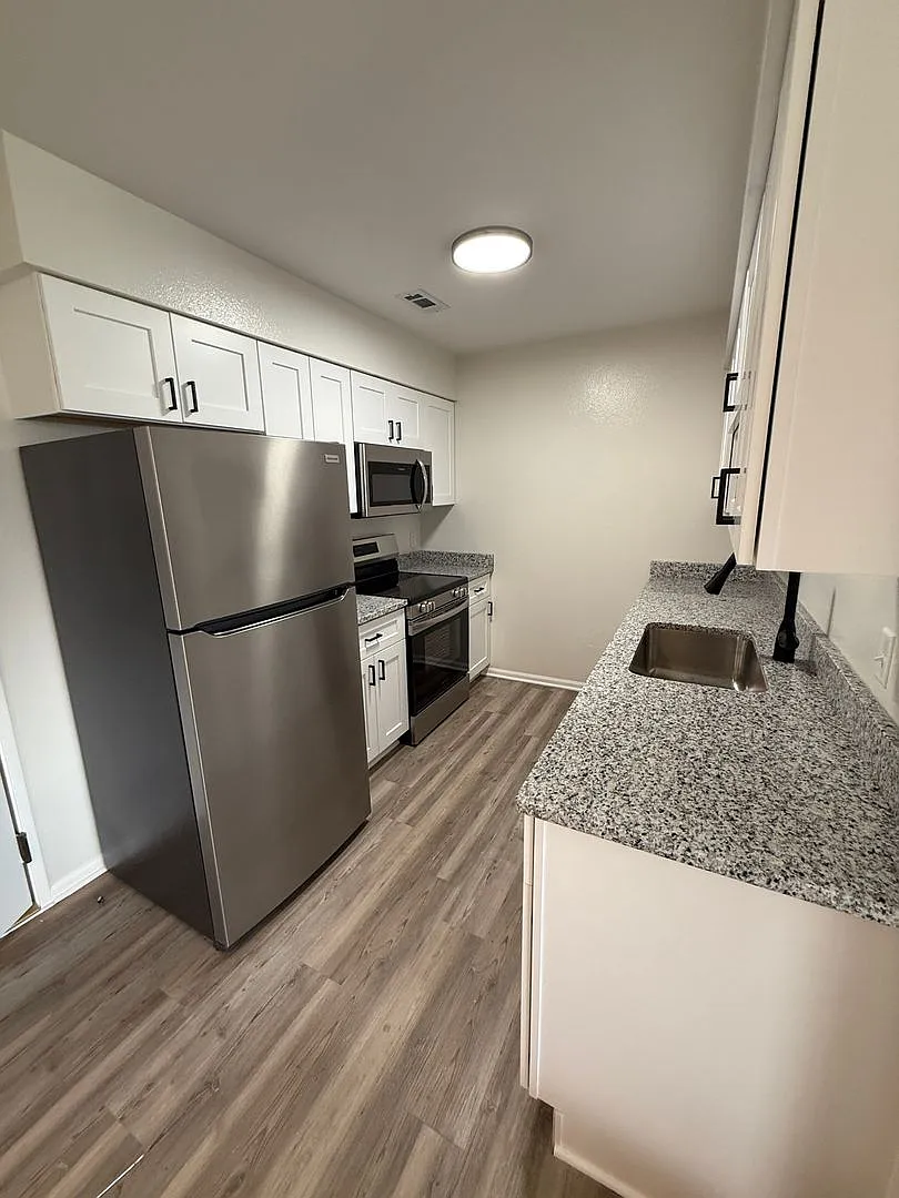 Pine Tree Apartments — Photo 2