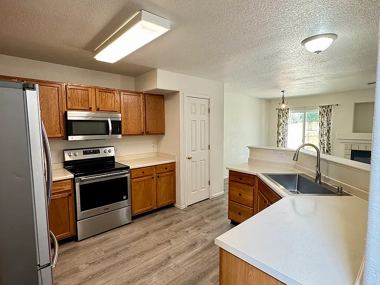 1232 S Waco St #F — Photo 1