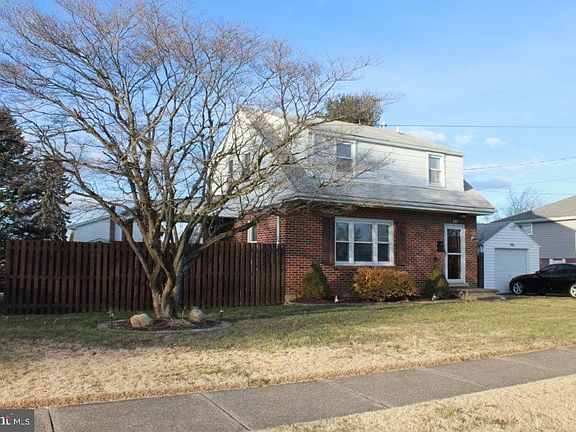 2nd image of 1307 South Blvd