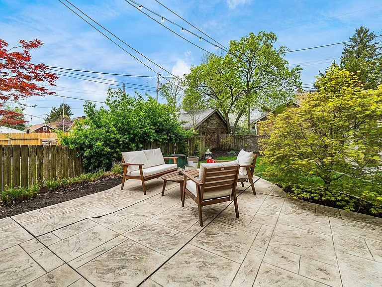64 E Kelso Rd — Photo 12