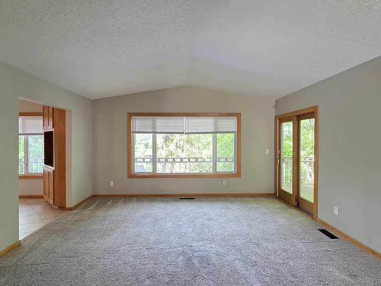 16932 Greentree Ave — Photo 9
